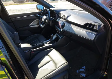 2021 Audi Q3 Premium 45 Tfsi S Line Quattro Tiptronic z USA, uszkodzony, nr VIN WA1DECF3XM1142050